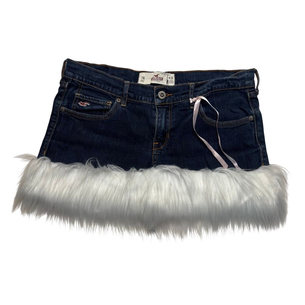 Hollister Y2K Low Rise Denim Mini Skirt with White Faux Fur Trim 28
